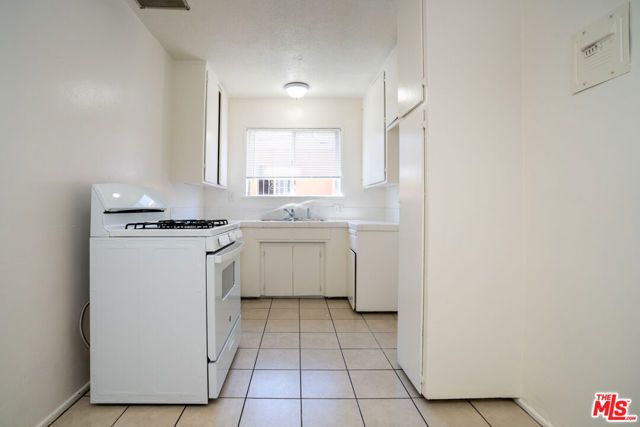 1433 E 61st Street, Los Angeles, CA 90001