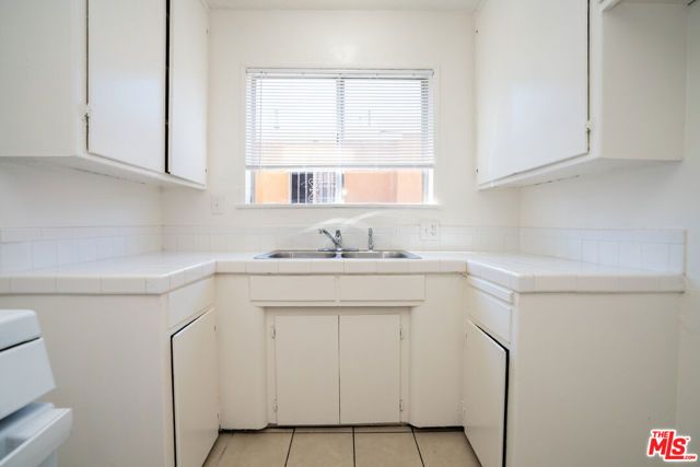 1433 E 61st Street, Los Angeles, CA 90001