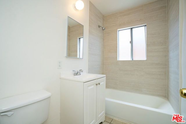 1433 E 61st Street, Los Angeles, CA 90001