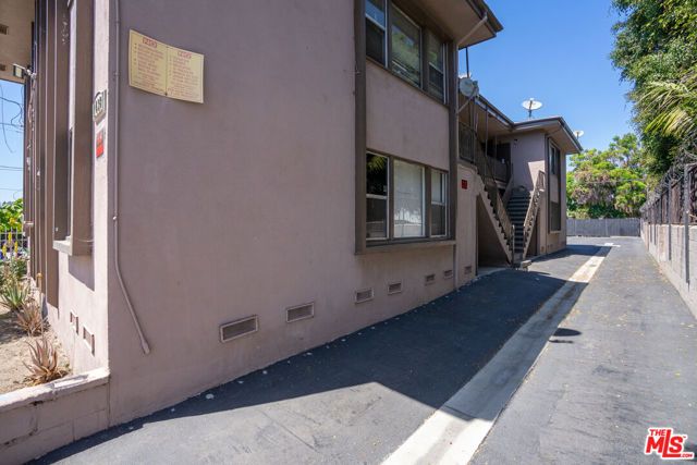 1433 E 61st Street, Los Angeles, CA 90001