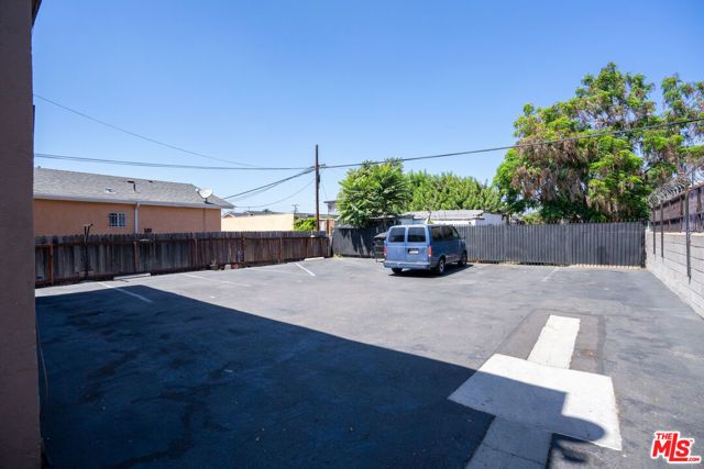 1433 E 61st Street, Los Angeles, CA 90001