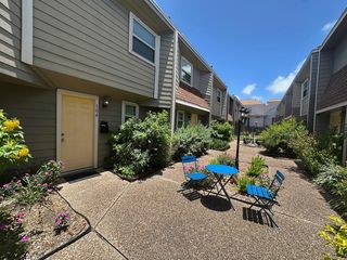 424 15th Street 104, Galveston, TX 77550