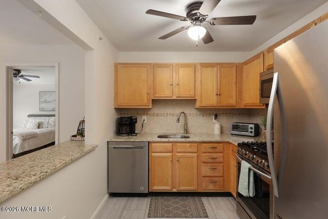 1015 Wedgewood Circle 1015, Belford, NJ 07718