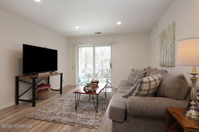 1015 Wedgewood Circle 1015, Belford, NJ 07718