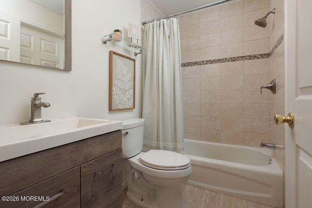 1015 Wedgewood Circle 1015, Belford, NJ 07718