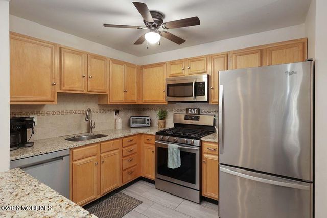 1015 Wedgewood Circle 1015, Belford, NJ 07718