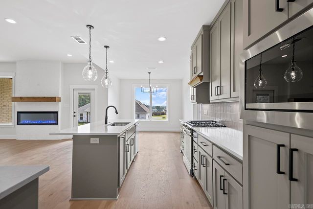 105 Dylan, Benton, AR 72015