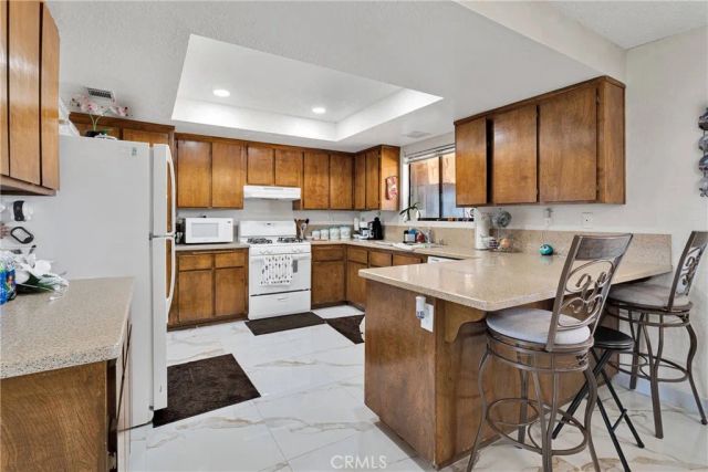 22035 Pahute Road, Apple Valley, CA 92308
