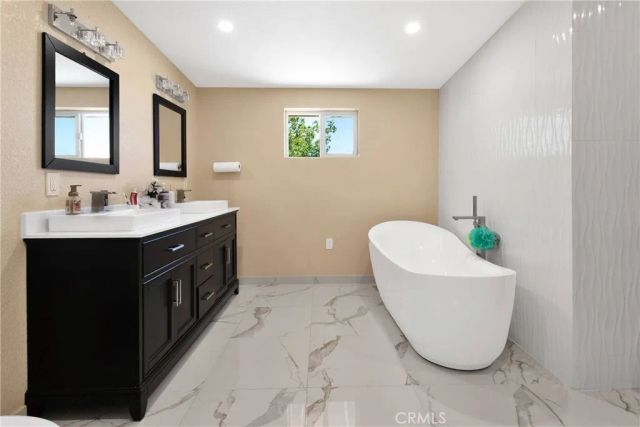 22035 Pahute Road, Apple Valley, CA 92308