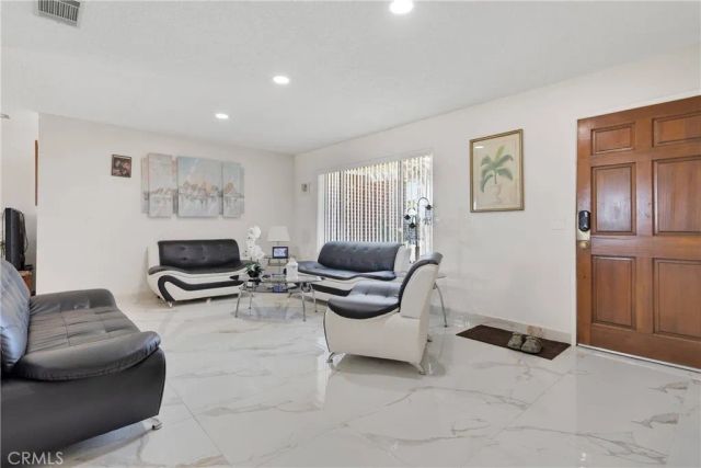 22035 Pahute Road, Apple Valley, CA 92308