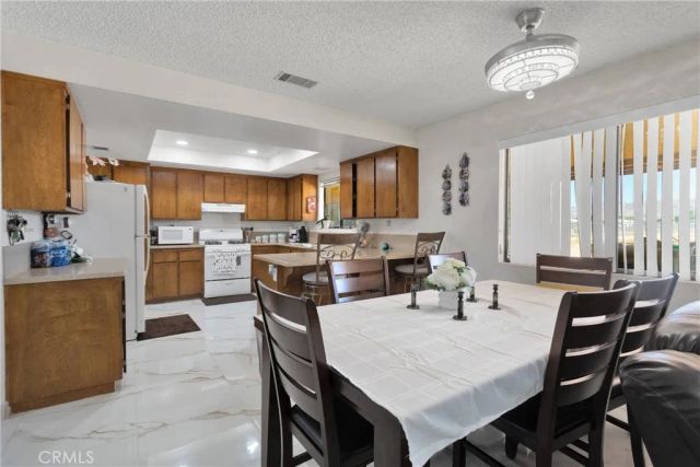 22035 Pahute Road, Apple Valley, CA 92308