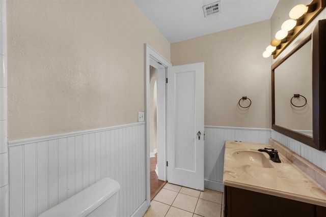 1409 NW Arlington Ave, Lawton, OK 73507