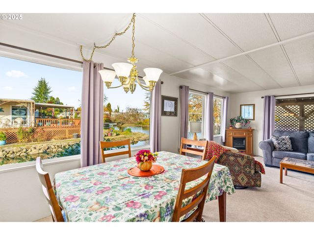 1800 LAKEWOOD Ct 127, Eugene, OR 97402