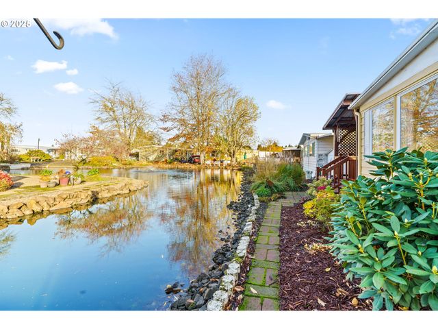 1800 LAKEWOOD Ct 127, Eugene, OR 97402