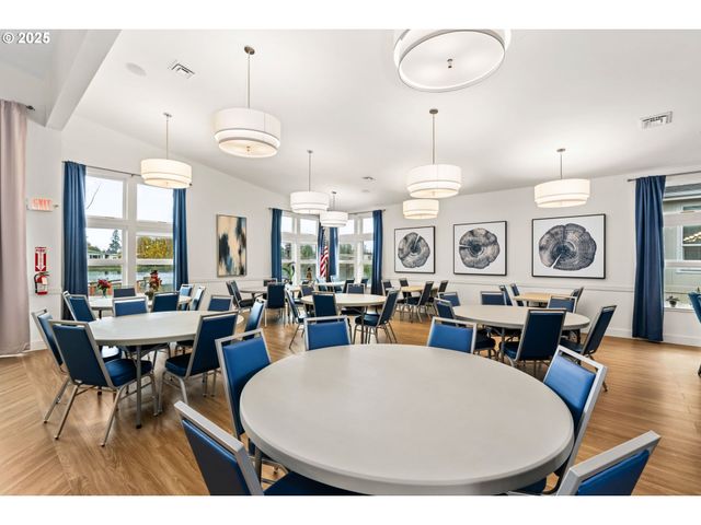 1800 LAKEWOOD Ct 127, Eugene, OR 97402