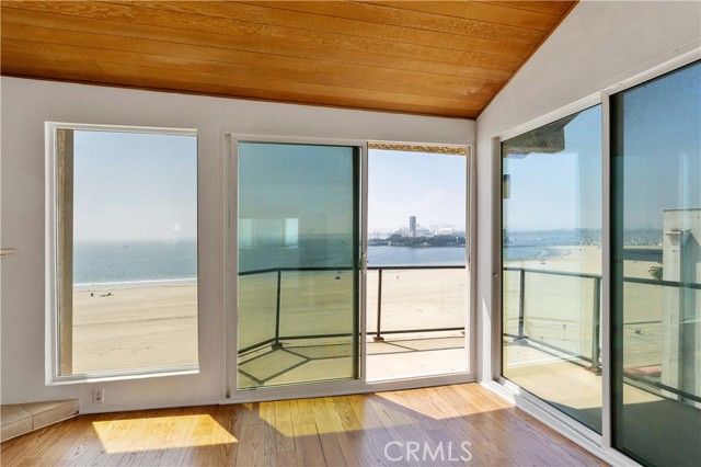 1230 E Ocean, Long Beach, CA 90802
