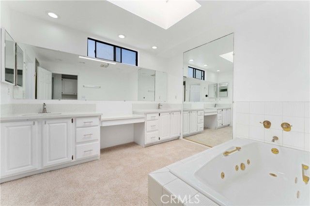 1230 E Ocean, Long Beach, CA 90802