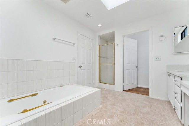 1230 E Ocean, Long Beach, CA 90802