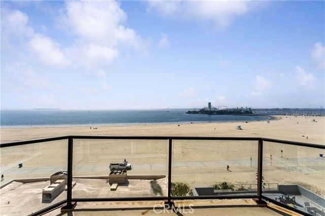 1230 E Ocean, Long Beach, CA 90802