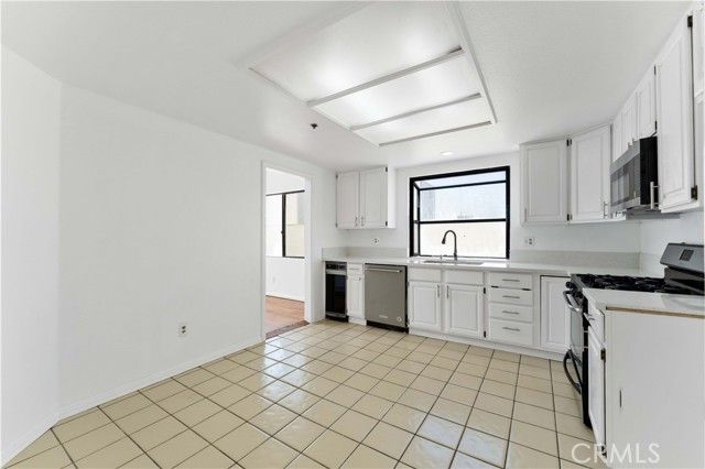 1230 E Ocean, Long Beach, CA 90802