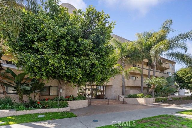 1230 E Ocean, Long Beach, CA 90802