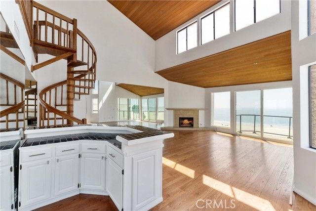 1230 E Ocean, Long Beach, CA 90802