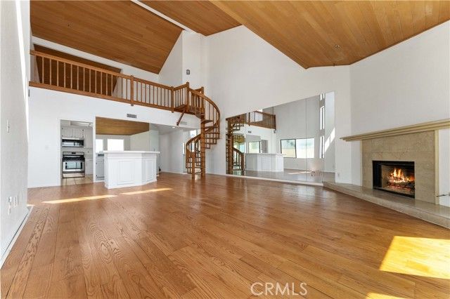 1230 E Ocean, Long Beach, CA 90802