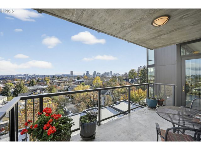 2448 Nw WESTOVER Rd E402, Portland, OR 97210