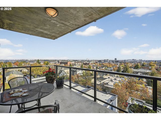 2448 Nw WESTOVER Rd E402, Portland, OR 97210