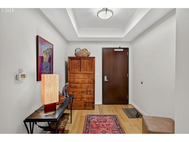 2448 Nw WESTOVER Rd E402, Portland, OR 97210