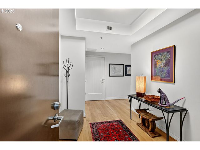 2448 Nw WESTOVER Rd E402, Portland, OR 97210