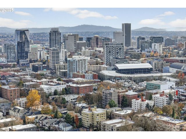 2448 Nw WESTOVER Rd E402, Portland, OR 97210