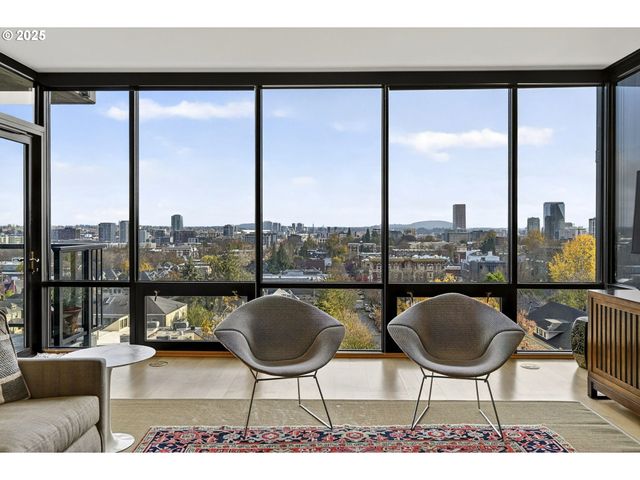 2448 Nw WESTOVER Rd E402, Portland, OR 97210