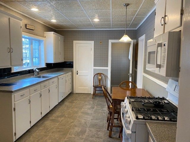 132 Walton Park, Melrose, MA 02176