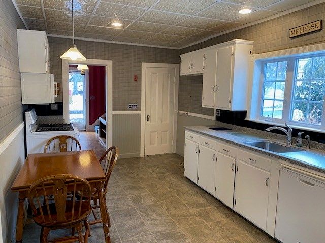 132 Walton Park, Melrose, MA 02176