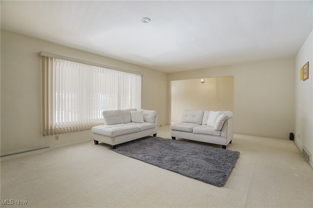 1123 Courtleigh Drive, Akron, OH 44313