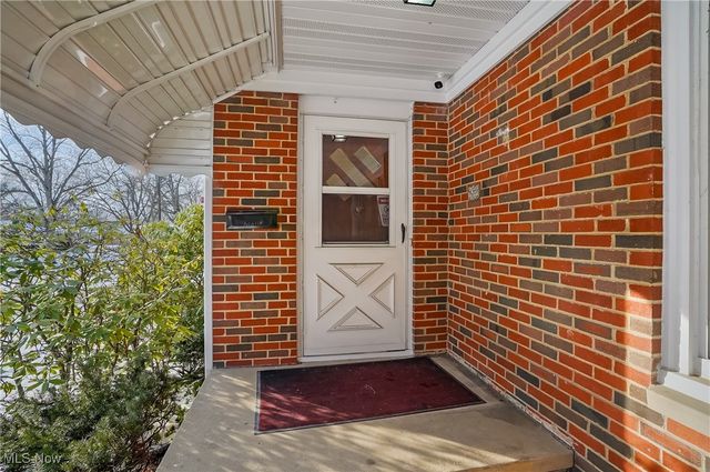 1123 Courtleigh Drive, Akron, OH 44313