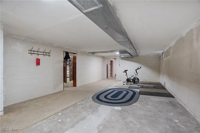 1123 Courtleigh Drive, Akron, OH 44313