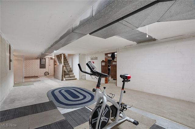 1123 Courtleigh Drive, Akron, OH 44313