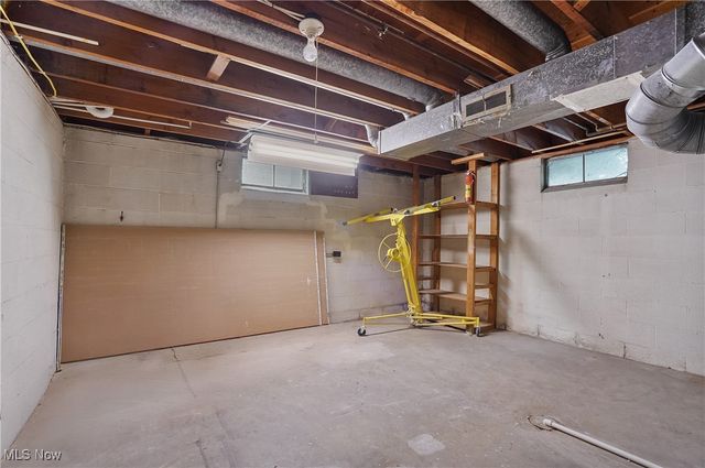 1123 Courtleigh Drive, Akron, OH 44313