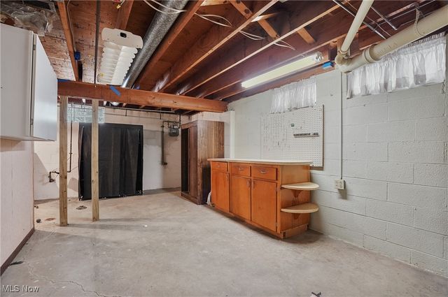 1123 Courtleigh Drive, Akron, OH 44313