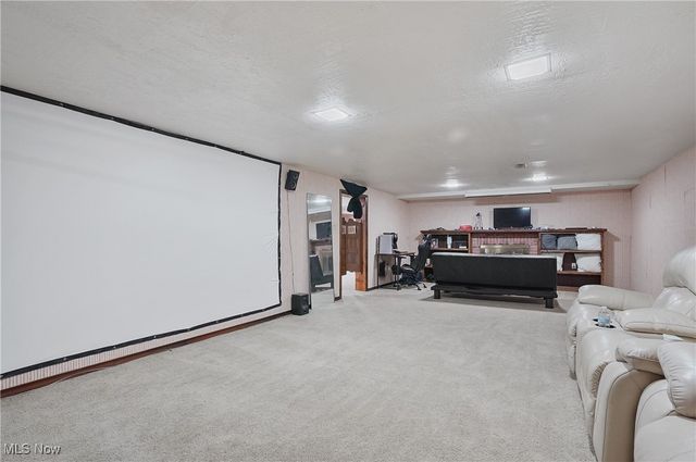 1123 Courtleigh Drive, Akron, OH 44313