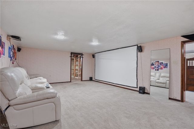 1123 Courtleigh Drive, Akron, OH 44313