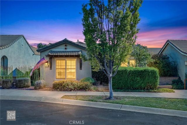 10300 Evora Lane, Bakersfield, CA 93306