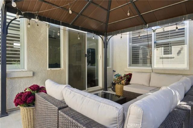 10300 Evora Lane, Bakersfield, CA 93306