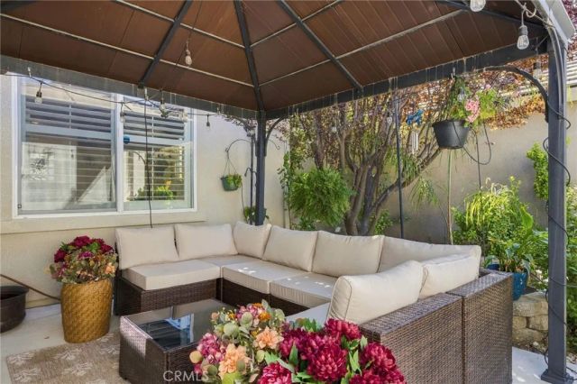 10300 Evora Lane, Bakersfield, CA 93306