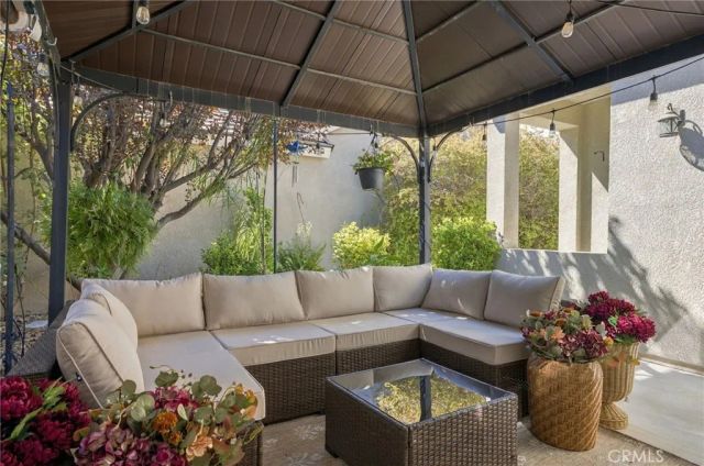 10300 Evora Lane, Bakersfield, CA 93306