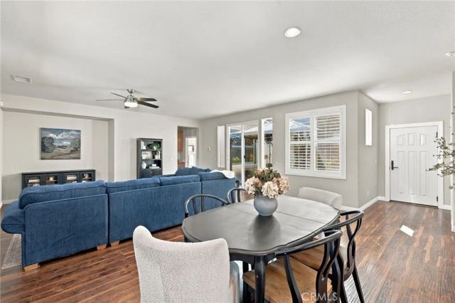 10300 Evora Lane, Bakersfield, CA 93306