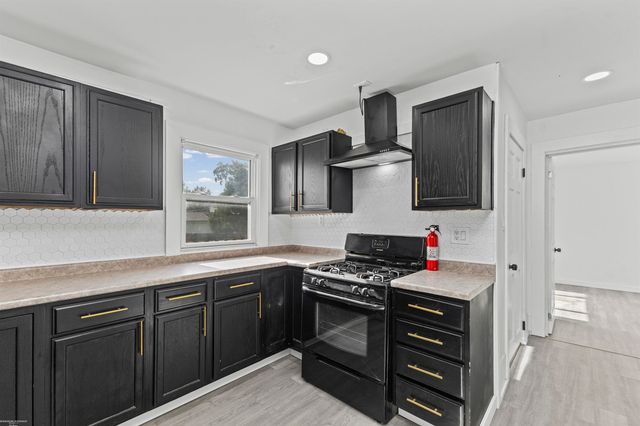 44 Union Street, Mount Clemens, MI 48043