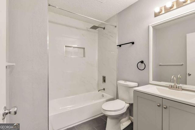 1502 Huntingdon chase, Atlanta, GA 30350